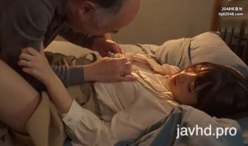 ông chồng đi vắng người vợ bị lão già nhà sát bên hiếp suzu harumiya